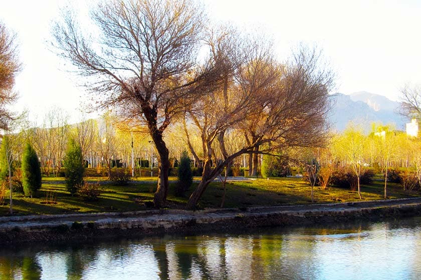 بوستان ناژوان